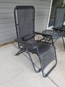 lot 5 image: Outdoor Lounging Set