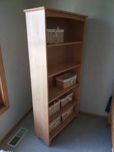 lot 31 image: Contemporary Bookshelf