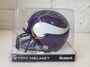lot 127 image: Autographed Mini Helmet CHAD GREENWAY (B)