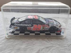 lot 10 image: Autographed KEVIN HARVICK Die Cast #29 Goodwrench Cheverolet