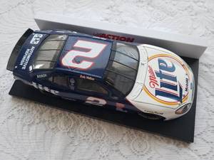 lot 111 image: RUSTY WALLACE 124 Die Cast Miller Lite Ford Taurus
