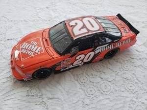 lot 117 image: TONY STEWART 124 Die Cast #20 Home Depot Pontiac Grand Prix