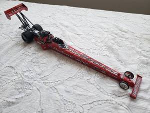 lot 106 image: Autographed KENNY BERNSTEIN Die Cast #1 Budweiser King Top-Fuel Dragster