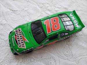 lot 118 image: BOBBY LABONTE 124 Die Cast #18 Interstate Batteries Pontiac Grand Prix