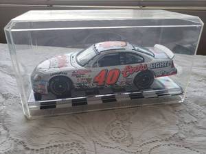 lot 105 image: Autographed STERLING MARLIN 124 Die Cast #40 Coors Light Dodge