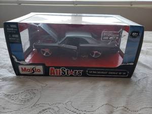 lot 120 image: Maisto 124 Die Cast 1966 Chevrolet Chevelle SS 396
