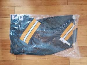 lot 70 image: Green Bay Game Jersey  Brett Favre #4 Size 54