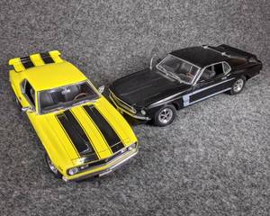 lot 18 image: Die Cast Models - 1968 Chevrolet Camaro Z28 and 1969 Ford Mustang