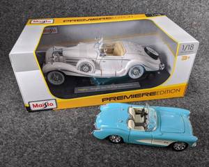 lot 42 image: Lot of 2 Die Cast Collectible Cars