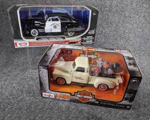 lot 48 image: Lot of 2 Die Cast Collectible Cars