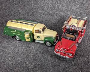 lot 66 image: Lot of 2 Die Cast Collectible Trucks