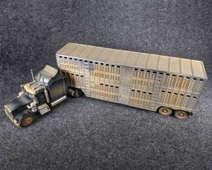 lot 75 image: Kenworth Semi and Livestock Trailer