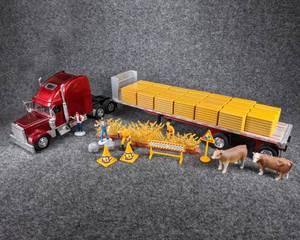 lot 80 image: Freightliner Semi with Flatbed Trailer and accessories
