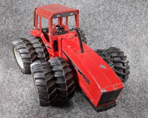 lot 84 image: Die Cast International Tractor 7488