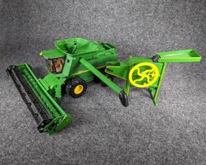 lot 94 image: John Deere 9860STS Bullet Rotor and Corn Sheller