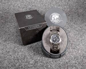 lot 102 image: Citizen Eco-Drive Watch