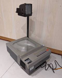 lot 111 image: 3M 905W Overhead Projector