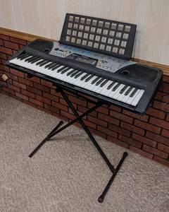 lot 113 image: Yamaha Keyboard - PSR-175