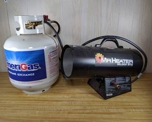 lot 9 image: Mr. Heater 35000 BTU Propane Heater with Partial Propane Tank
