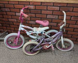 lot 118 image: 2 Small Girls Bikes