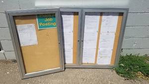 lot 121 image: Lot of 2 Quartet Enclosed Bulletin Boards - 24 x 36 and 48 x 36