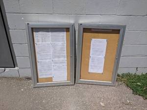 lot 120 image: Lot of 2 Quartet Enclosed Bulletin Boards - 24 x 36