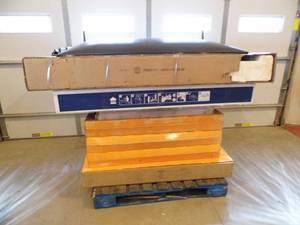 Lot of 8 TVs