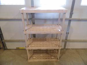 Rubbermaid Shelf
