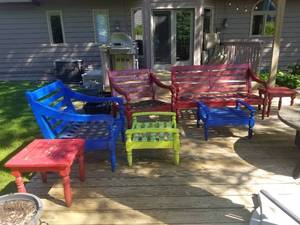 lot 4 image: Colorful Outdoor Lounging Set