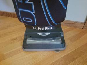 lot 48 image: Oreck XL Pro Plus Floor Vaccuum