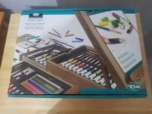 lot 41 image: Royal Langnickel Essentials Mixed Media