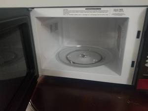 lot 75 image: Emerson Microwave MW8999RD