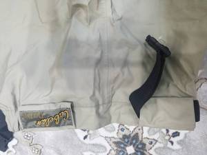 lot 19 image: Cabelas Dry-Plus Waders Mens Medium