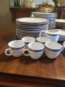 lot 50 image: German Seltman Weiden Porcelain China Set