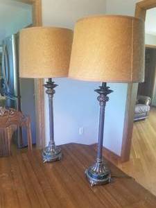lot 37 image: Pair of Vintage Table Lamps