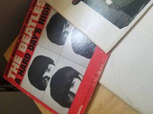 lot 59 image: Collection of Vinyl Beatles LPs