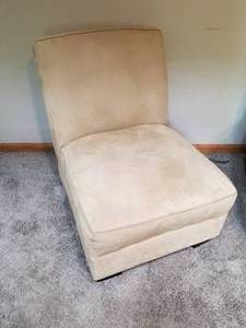 lot 17 image: Pair of Soft Cream Chairs
