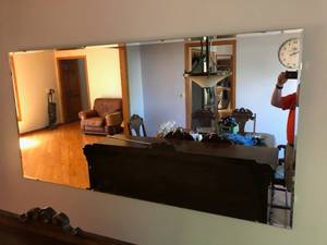 lot 113 image: Beautiful Glass Mirror