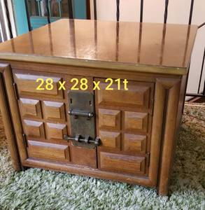 lot 130 image: Vintage Square Side Table with Hardware