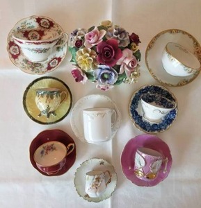 lot 83 image: Collection of 8 Porcelain Cups and Saucers with Porcelain Bouquet