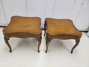 lot 122 image: Pair of 19th Century Veneer Side Tables