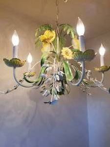 lot 68 image: Metal Bouquet Hanging Lamp Chandelier