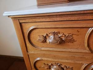 lot 8 image: Gorgeous Antique Mable Top Carved Dresser with Mirror