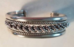 lot 31 image: Heavy Sterling Silver Rope Cuff Bracelet  51 grams