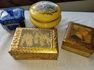 lot 38 image: Collection of 4 Vanity Boxes  Limoges & Portugal