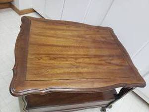 lot 129 image: Traditional Style Hammary End Table