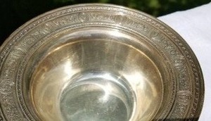 lot 18 image: International Sterling Wedgwood Pattern Bon Bon Bowl