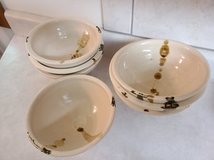 lot 18 image: Set Of 7 Cream And Brown Stoneware Bowls