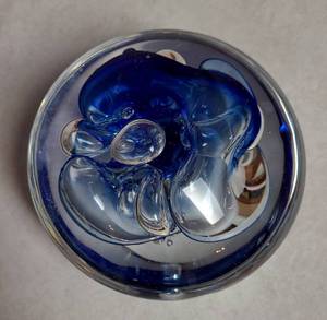 lot 24 image: Blue Swirl Karg Paperweight