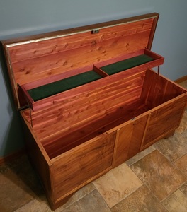 lot 43 image: Lane Wooden Hope Chest